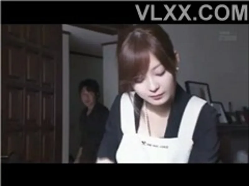 Anh xã đi công tác, vợ ở nhà bị người yêu của chị gái cưỡng hiếp