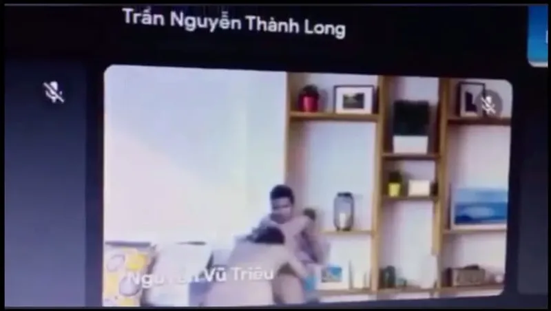 Học online quên không tắt camera lộ cảnh eny đang bú mút