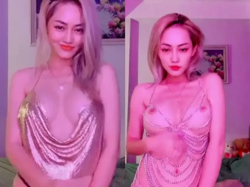 Em ngọc hà vú to nứng lồn tự sướng p1
